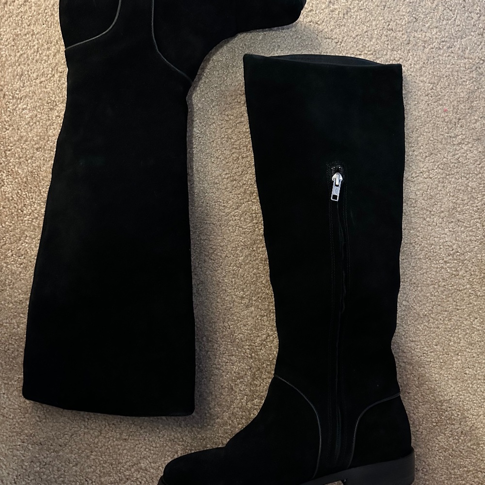 Y’all Black Ugg boots size 7
